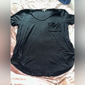 Black pocket tee